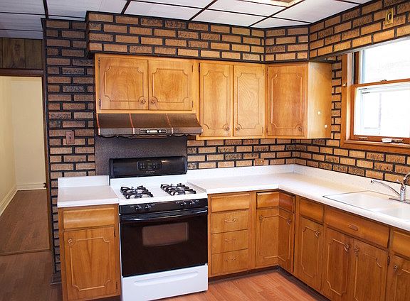 5th image of 2923 N 76th Ct
