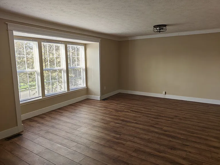 8703 Lost Valley Dr — Photo 5