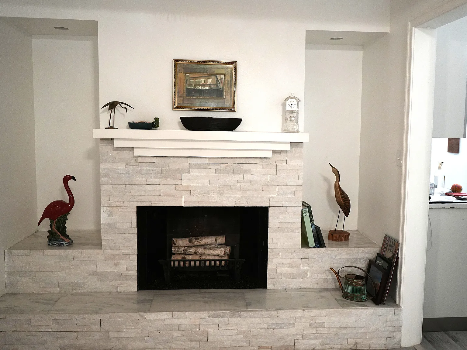 2 bed, 1.5 bath, 2000 sqft, $3,300 — Photo 3