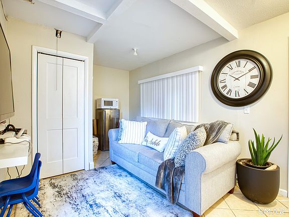 4th image of 60 Lawn Ave APT 20