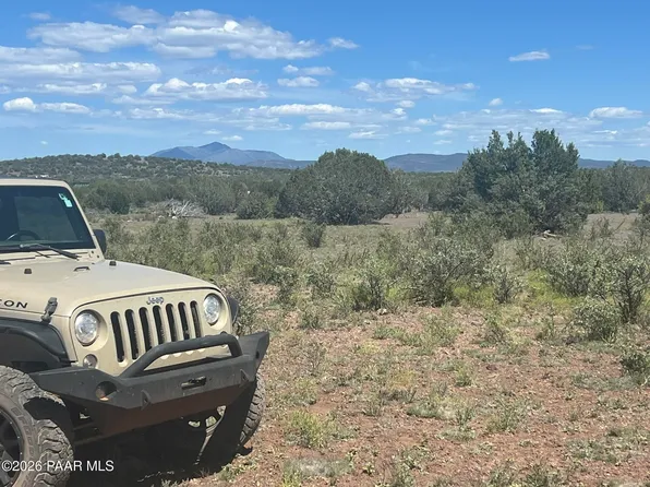 41 W Dreamer Ln, Ash Fork, AZ 86320