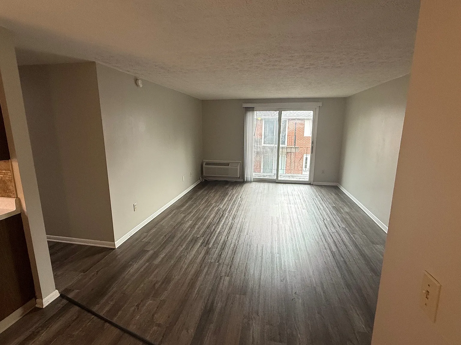 2 bed, 800 sqft, $950 — Photo 4