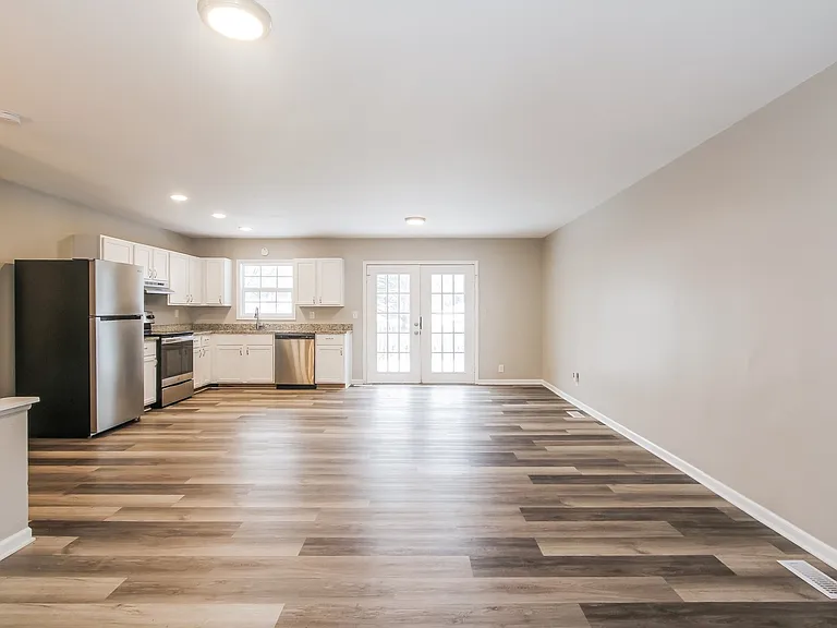 1059311_018_living_room_13481917.jpg