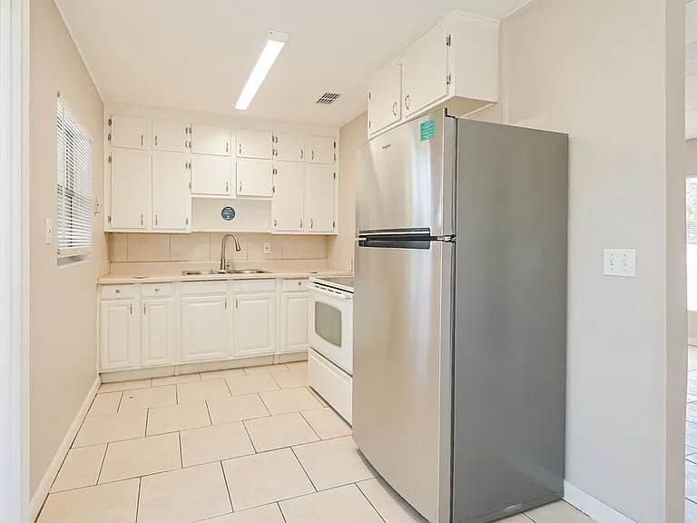 417 Hayton Ave — Photo 7