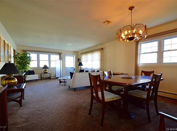 3rd image of 190 Bonaire Dr