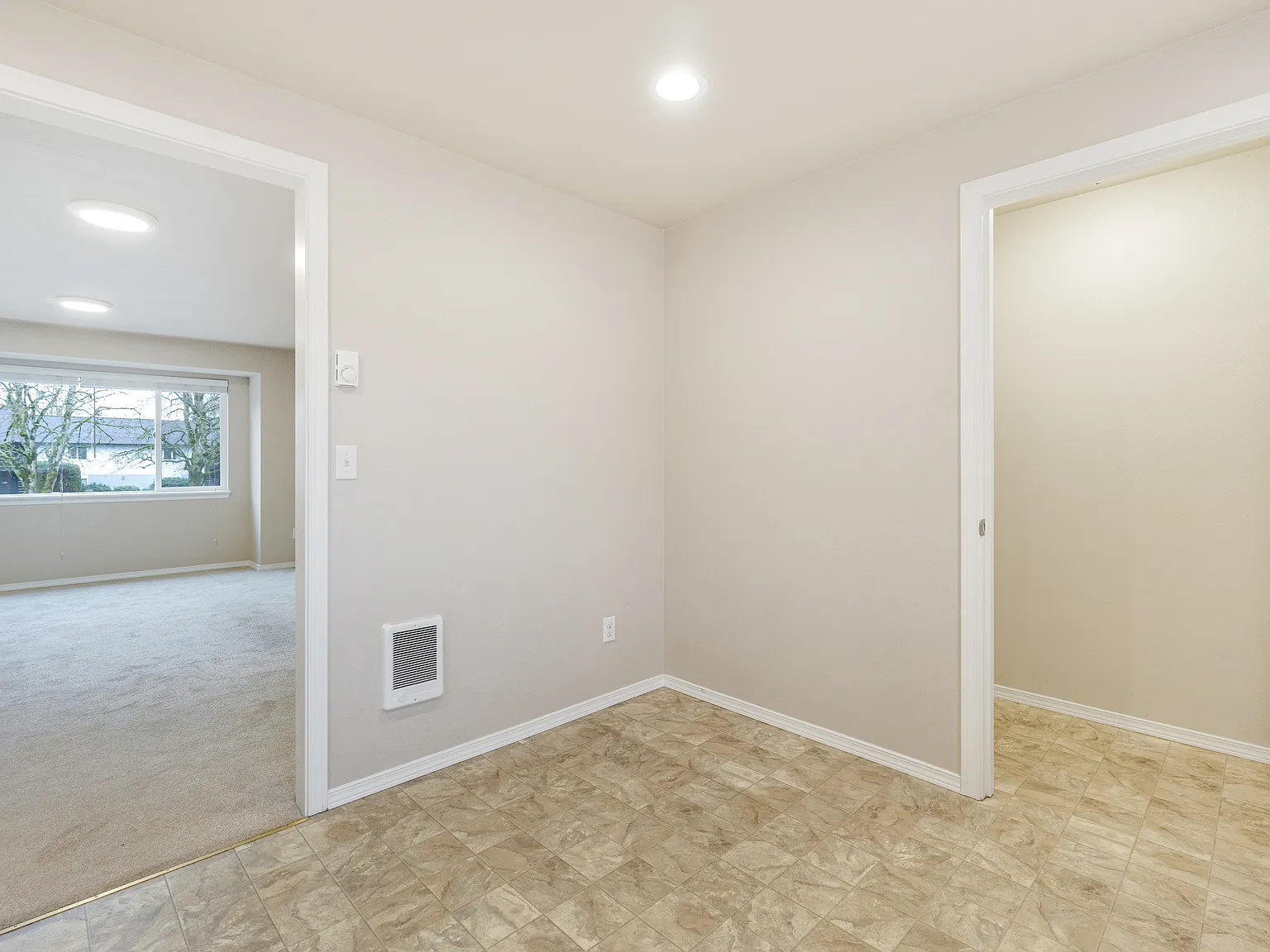 8430 S 266th St, Kent - D — Photo 4