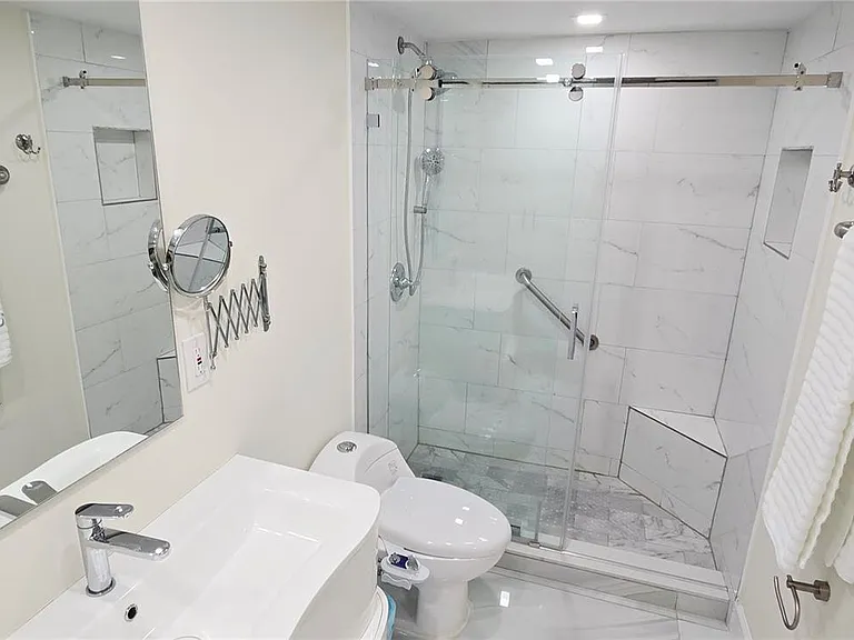 6917 Collins Ave #1212 — Photo 9