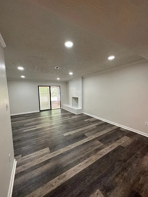 Building Photo - 121 Sleepy Creek Dr