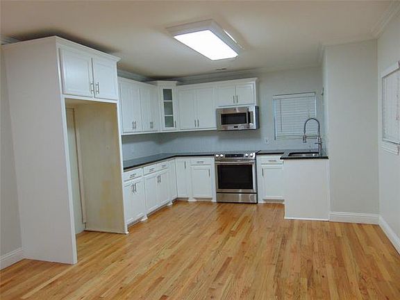3rd image of 1606 Melbourne Ave