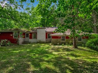 8905 County Rd, Clarence Center, NY 14032