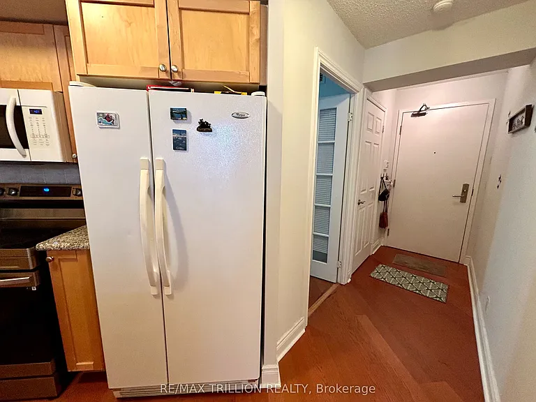 78 Harrison Garden Blvd #1014 — Photo 8