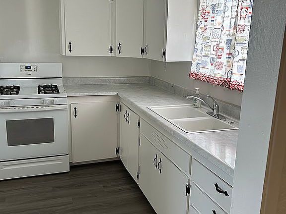 3rd image of 353 N 10th Ave