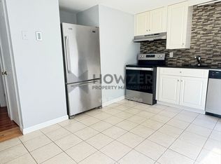 10 Pine Grove Ave APT 3, Hyannis, MA 02601