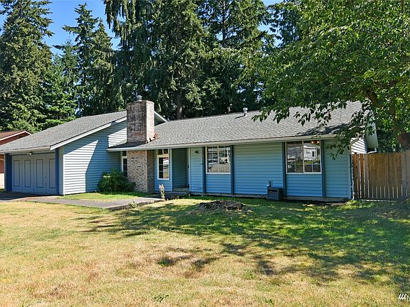 3rd image of 600 NE Conifer Dr