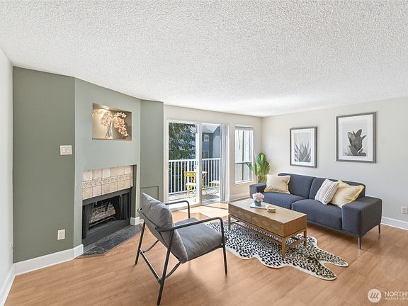 4th image of 18530 52nd Avenue W #D2
