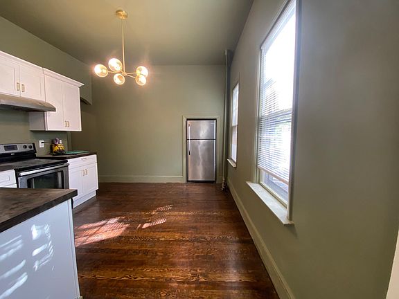 Updated kitchen with generous eat-in space