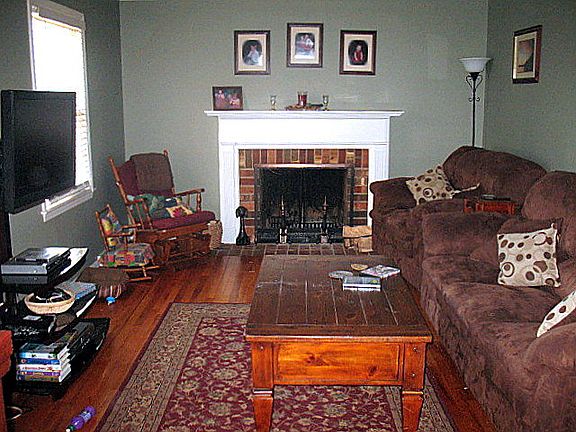 5th image of 121 Elon Pl