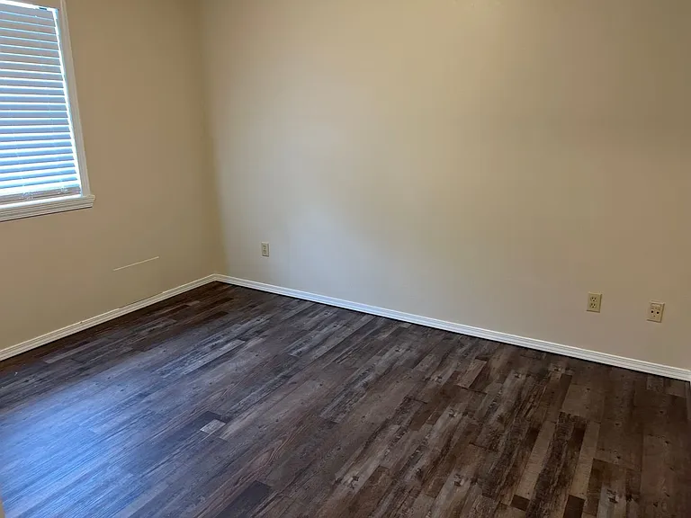 608 Rolling Hills Dr — Photo 8
