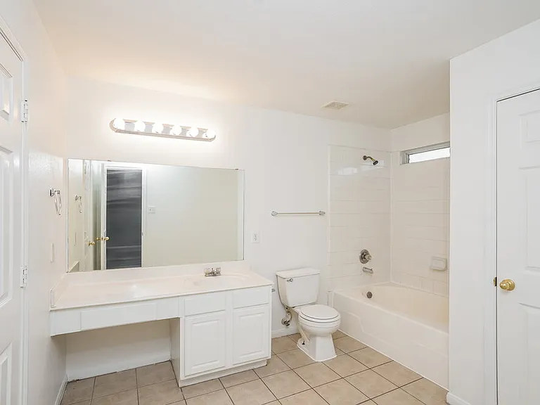 13426 Fountain Hills Ct — Photo 10