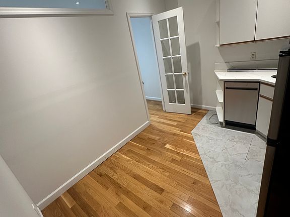 2nd image of 190 Orchard St #2F