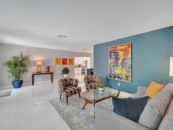 5th image of 4050 NE 15th Avenue