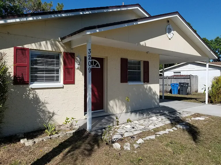 3209 W Lutz Lake Fern Rd — Photo 23