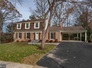 10824 James Halley Dr, Fairfax, VA 22032