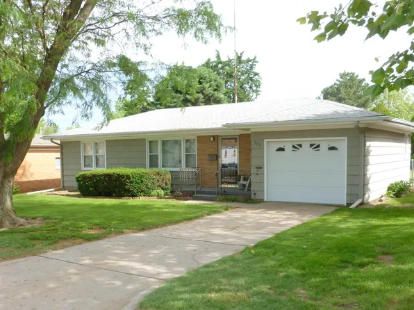 464 W 11th St, Hoisington, KS 67544