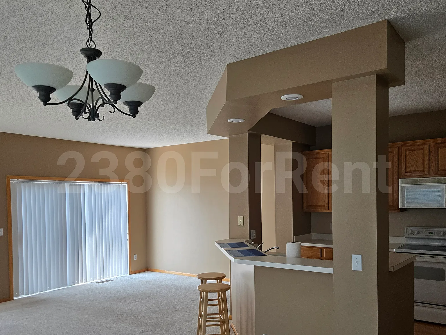 2 bed, 1.5 bath, 1600 sqft, $2,145 — Photo 4