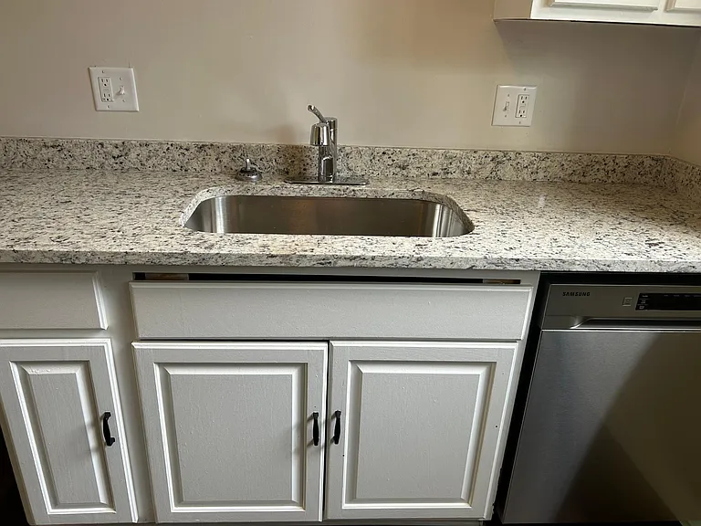 448 Grand Ave #2 — Photo 10