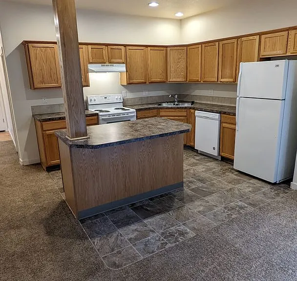Halsey East Townhomes — Photo 138