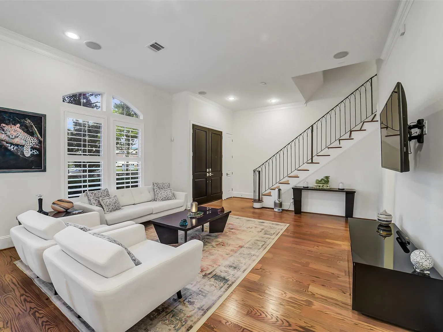 4 bed, 3.5 bath, 2829 sqft, $3,950 — Photo 4