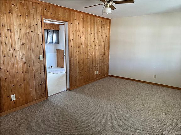 4th image of 2545 Edenhill Ave