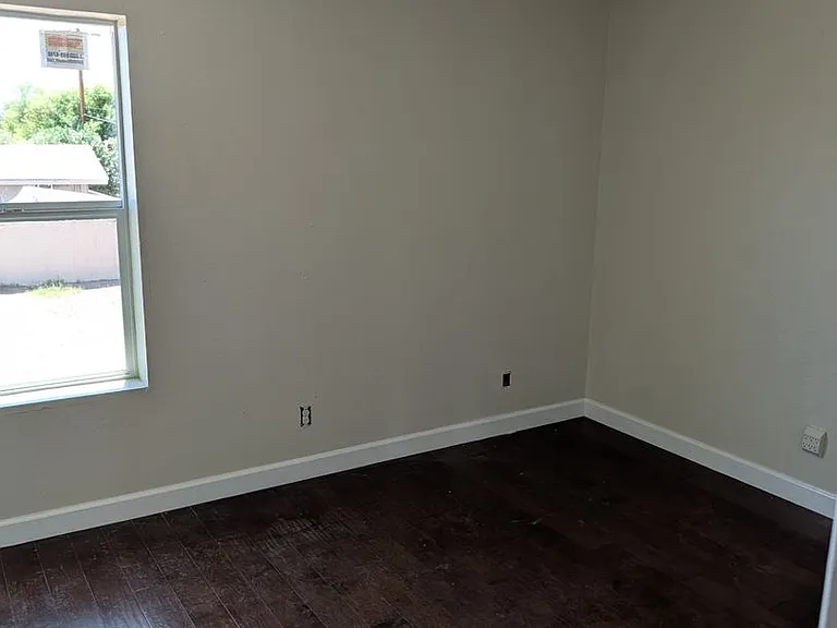 845 E Mahoney Ave — Photo 8