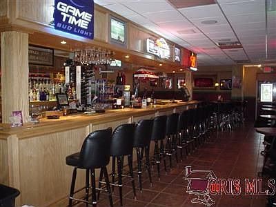 Beautiful Oak Bar!