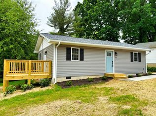 1101 Gearhart Rd SE, Roanoke, VA 24014