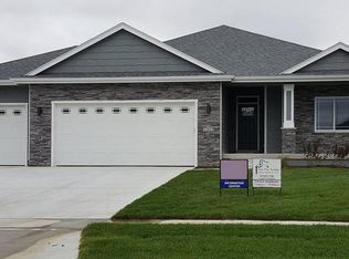 1202 NE 51st St, Ankeny, IA 50021