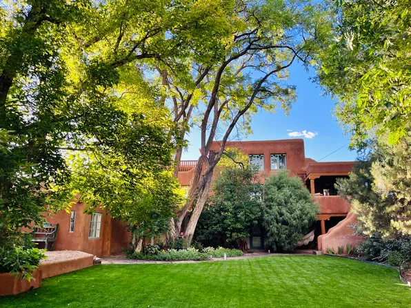 8 Placita Vieja, Ranchos De Taos, NM 87557