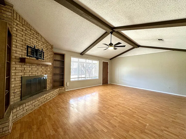 7006 Vinton Ave — Photo 2