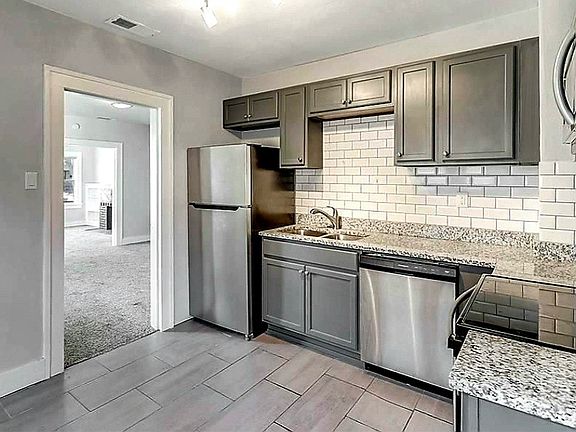 4th image of 2437 W Brooklyn Ave