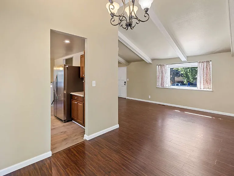 1401 Sanderson Ave — Photo 8
