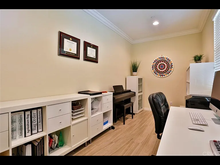 19 Abarrota St — Photo 15