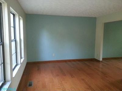 3rd image of 344 Rutherford Ave