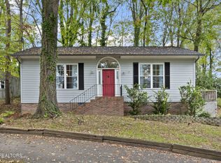 709 Sharp St, Clinton, TN 37716