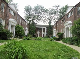 15046 Village Rd, Jamaica, NY 11432