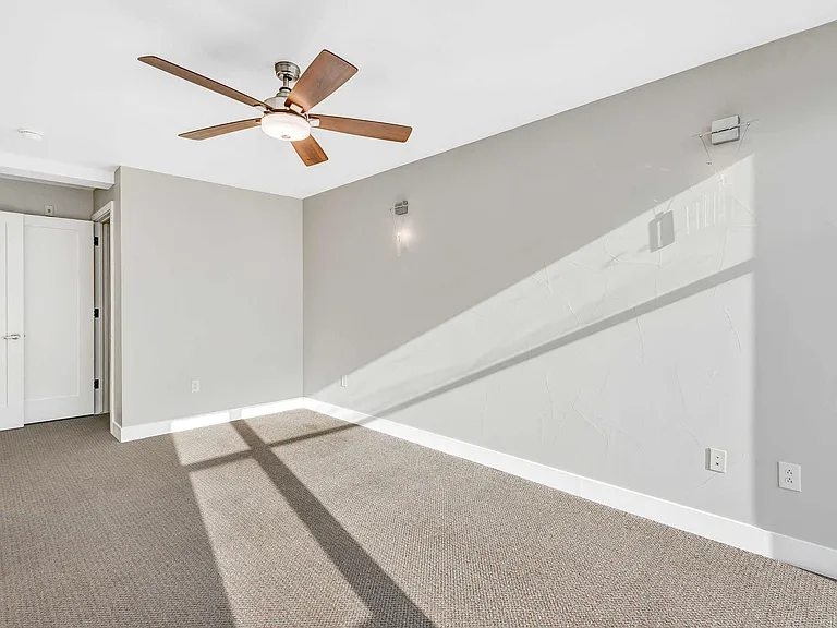 1015 N 21st St — Photo 48