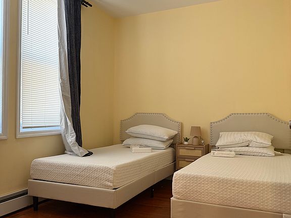 3rd image of 3721 Neptune Ave Floor 1