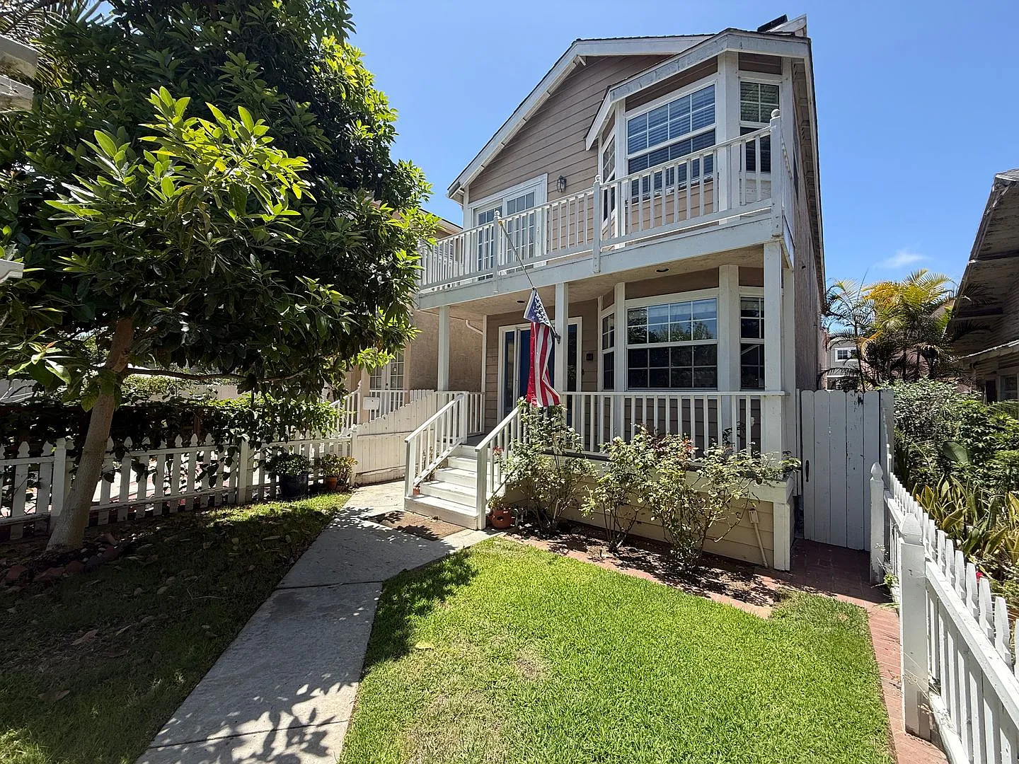 Coronado: Large 5bd/3.5ba Village Home - Multi Level — Photo 1