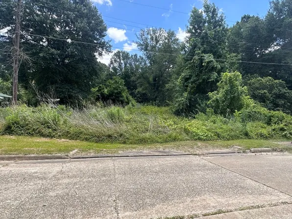 1355 Martin Luther King Dr, Center, TX 75935