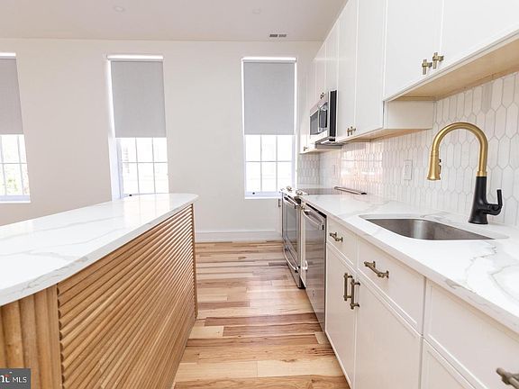 3rd image of 715 S 19th St #1